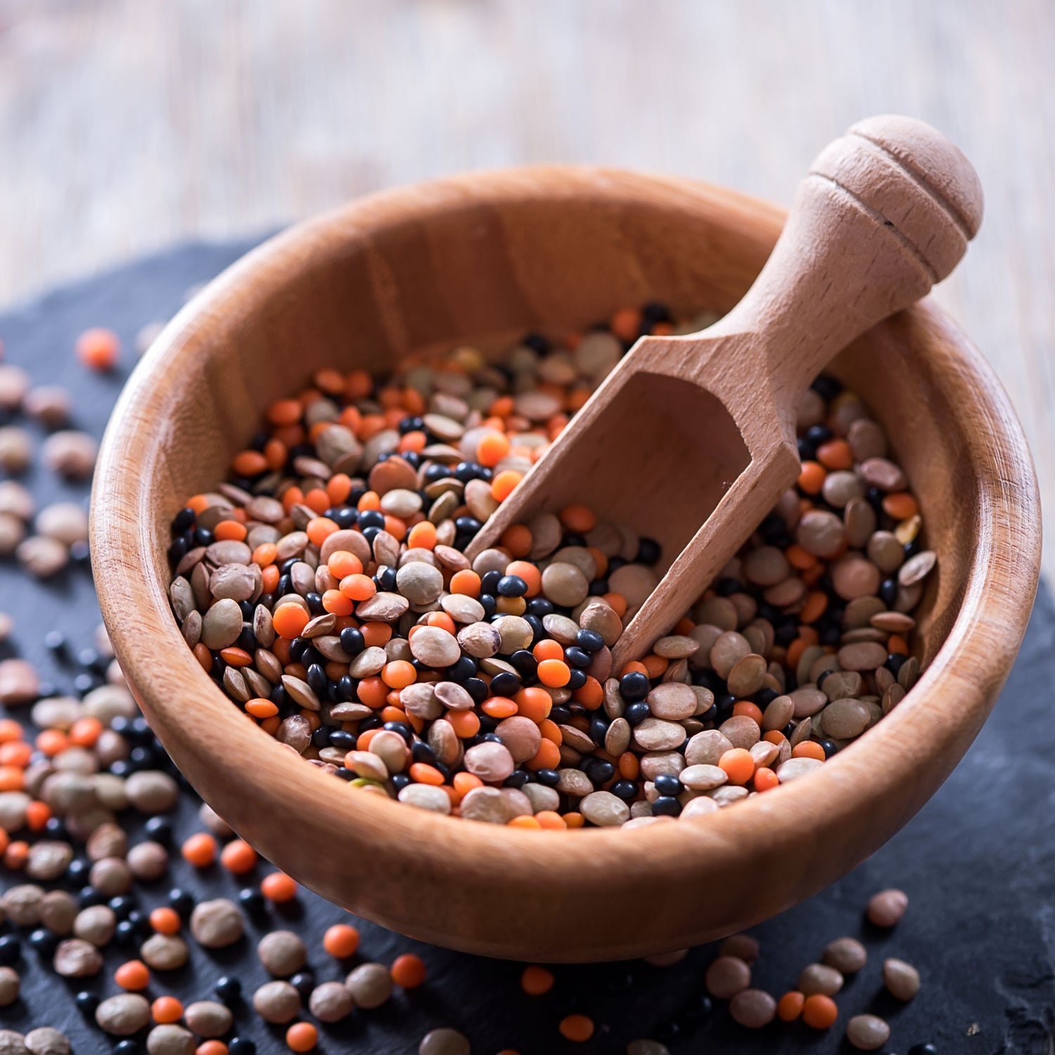 Legumes such as chickpeas, lentils, and beans are a vegetarian option rich in cystine. Additionally, they contain other beneficial nutrients for hair such as iron, zinc, and biotin.